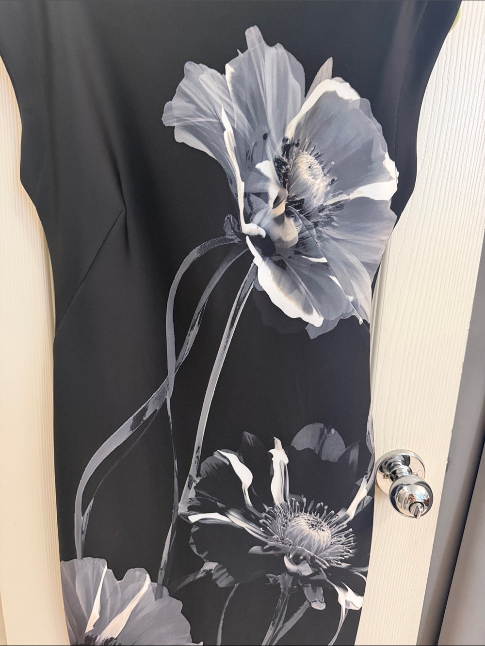 Donna Karan Black Midi Dress with Gray and White Floral Design - Picture 4 of 12